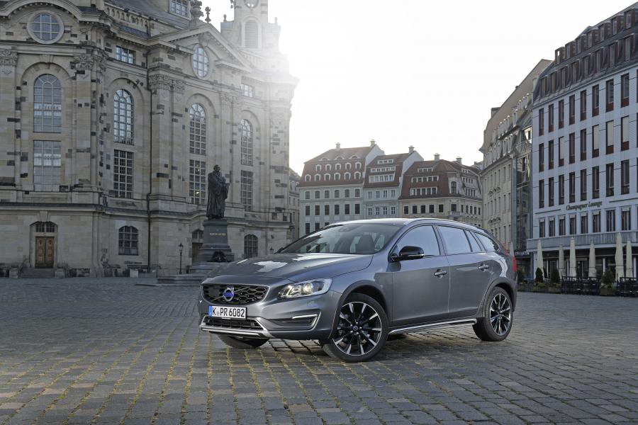  Volvo V60 T5 Cross Country 2015 года  (фото 22 из 38)